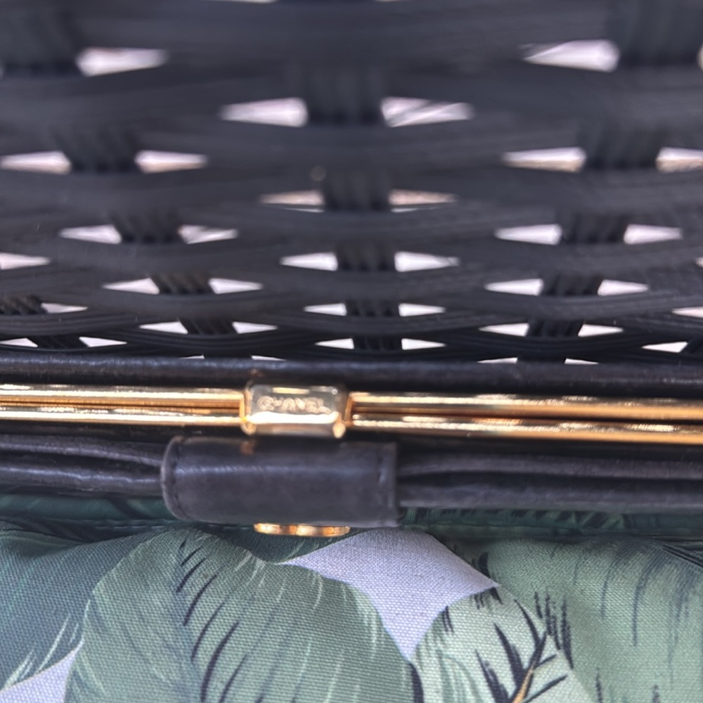 New Addition-❤️‍🔥Vintage Chanel Long Black Leather Wallet-Beautiful❤️‍🔥 - Picture 3 of 9